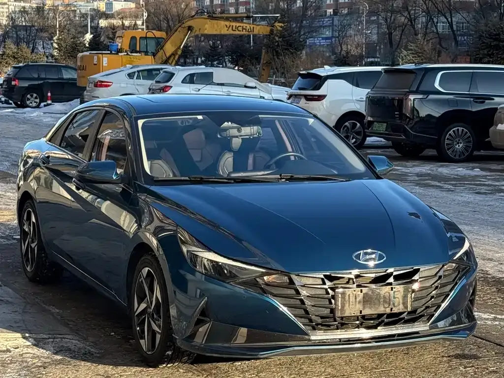 Hyundai Elantra — фото 4