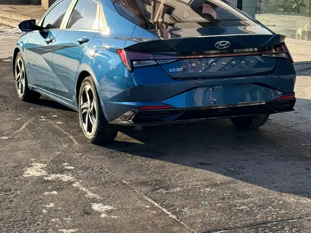 Hyundai Elantra — фото 6