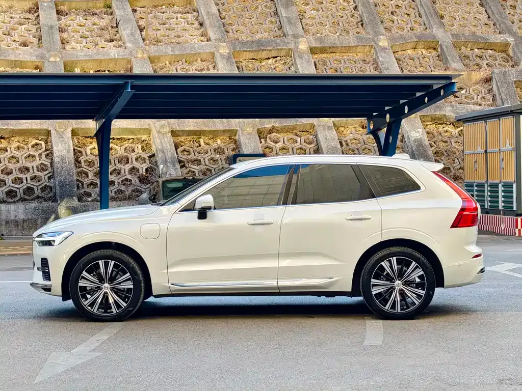 Volvo XC60 PHEV 2022 из CN, фото 9