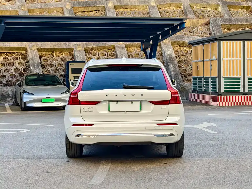 Volvo XC60 PHEV 2022 из CN, фото 7