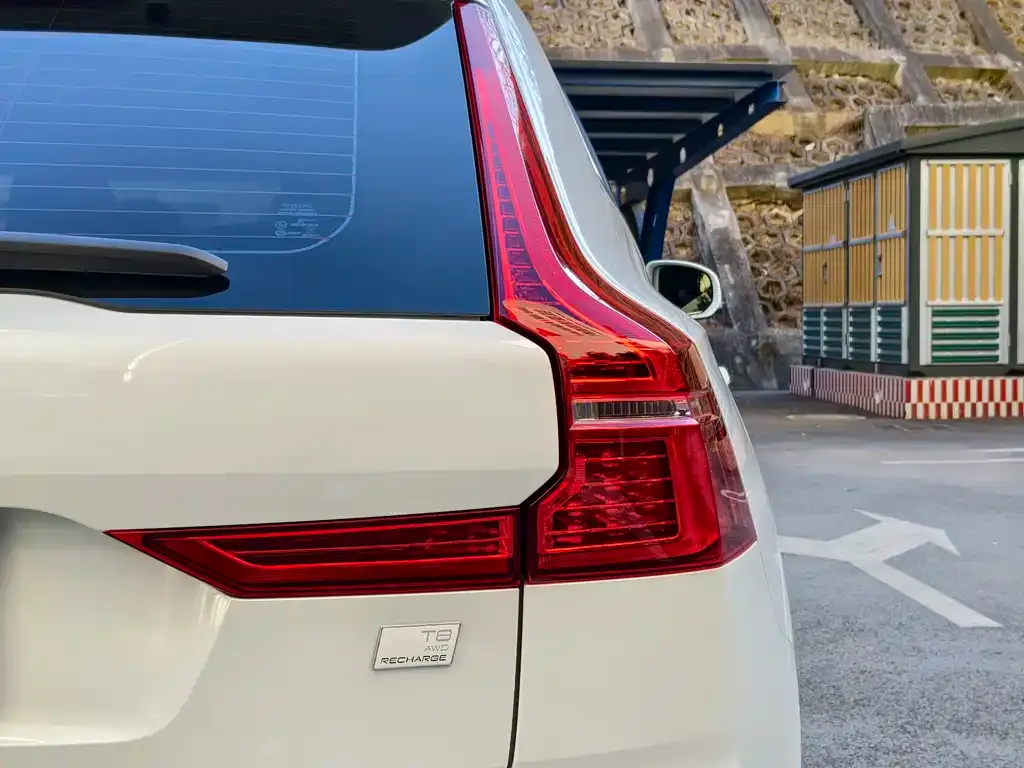 Volvo XC60 PHEV 2022 из CN, фото 6