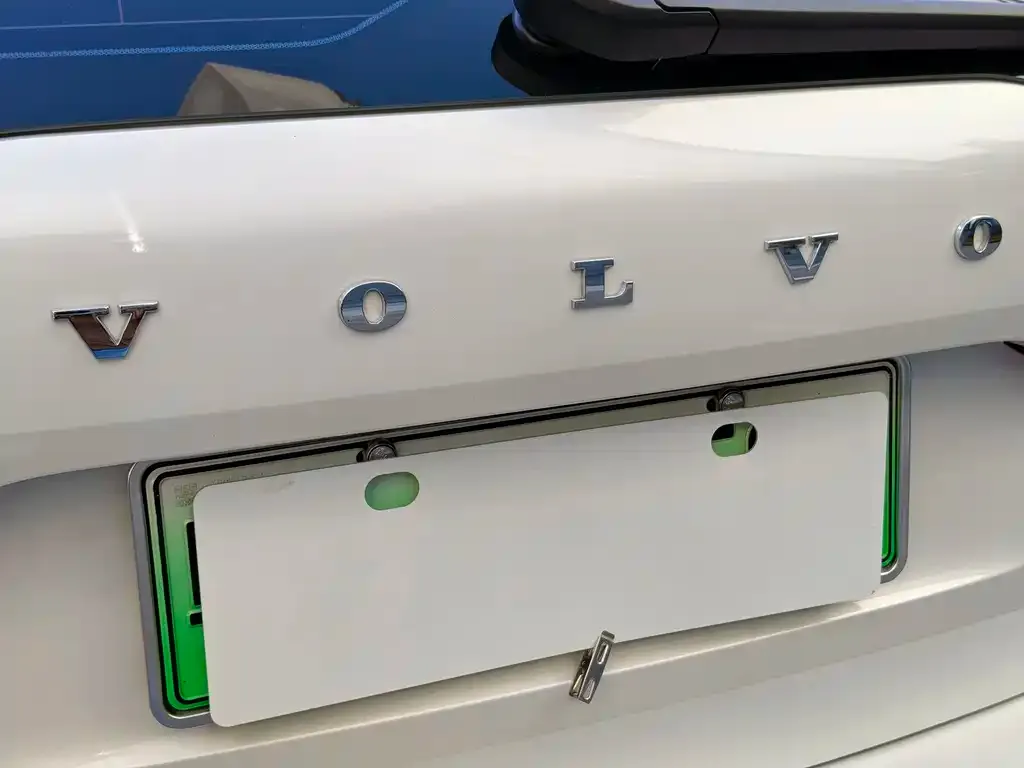 Volvo XC60 PHEV 2022 из CN, фото 3