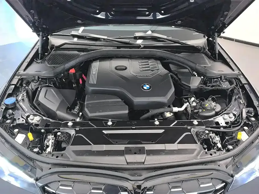 BMW 3 Series 2023 из CN, фото 10