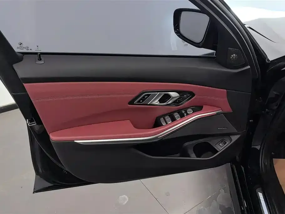 BMW 3 Series 2023 из CN, фото 7