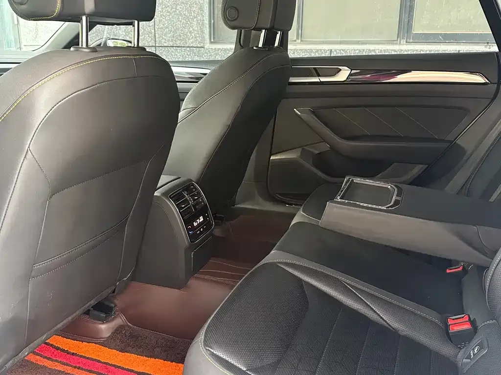 Volkswagen CC 2024 из CN, фото 10