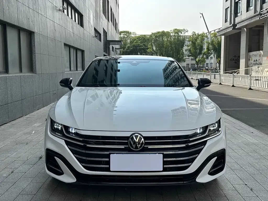 Volkswagen CC 2024 из CN, фото 3