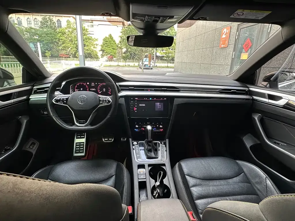 Volkswagen CC 2024 из CN, фото 4