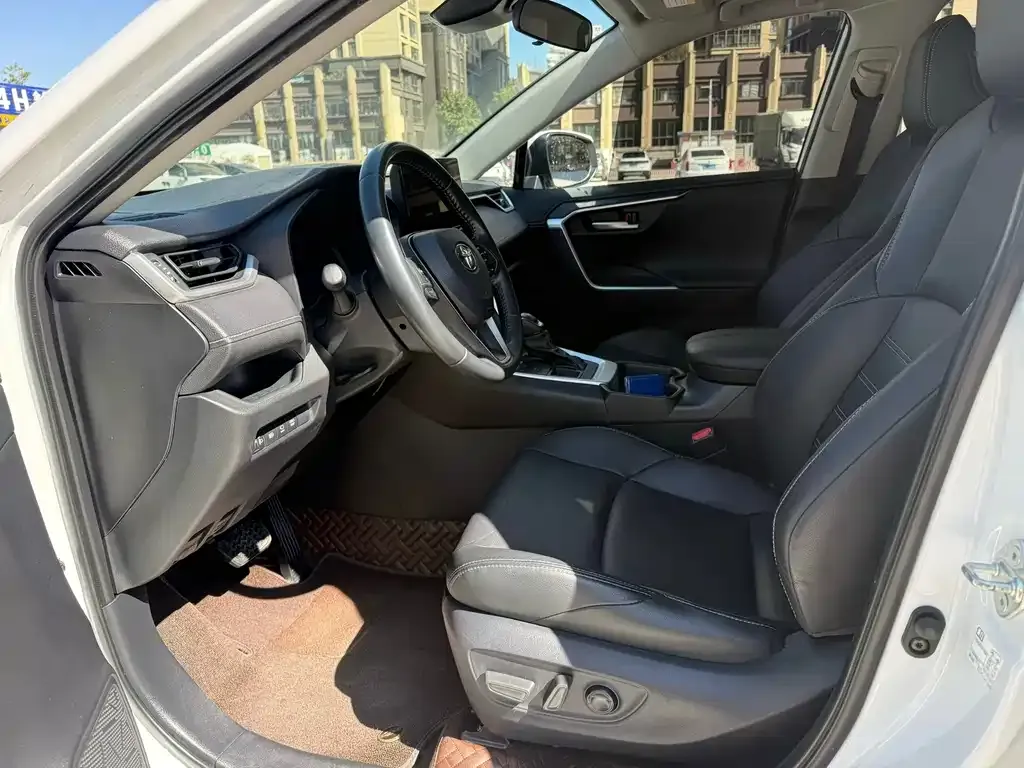 Toyota Wildlander 2023 из CN, фото 7