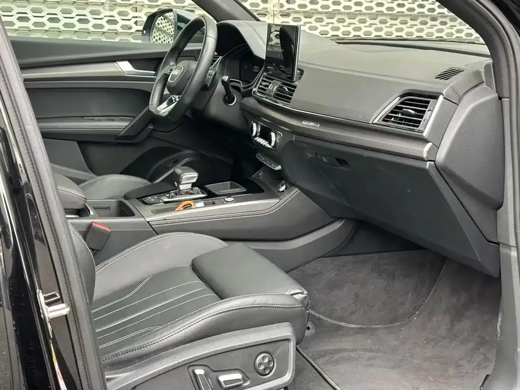 Audi Q5L 2023 из CN, фото 10