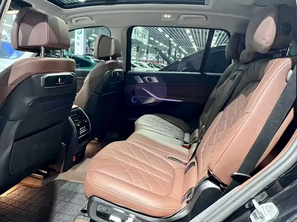 BMW X7 2025 из CN, фото 2