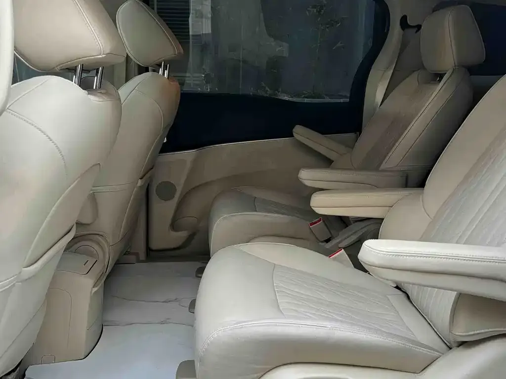 Buick GL8 2025 из CN, фото 4