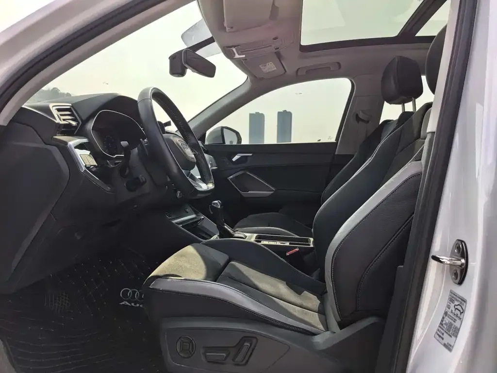 Audi Q3 2021 из CN, фото 4