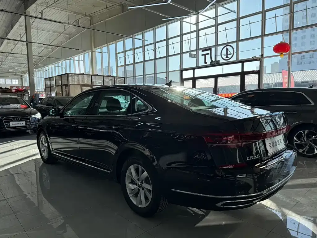 Volkswagen Passat 2023 из CN, фото 4