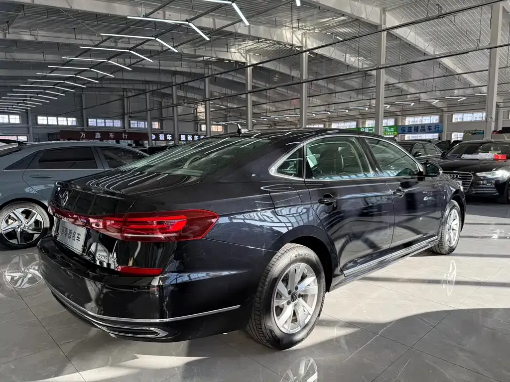 Volkswagen Passat 2023 из CN, фото 8