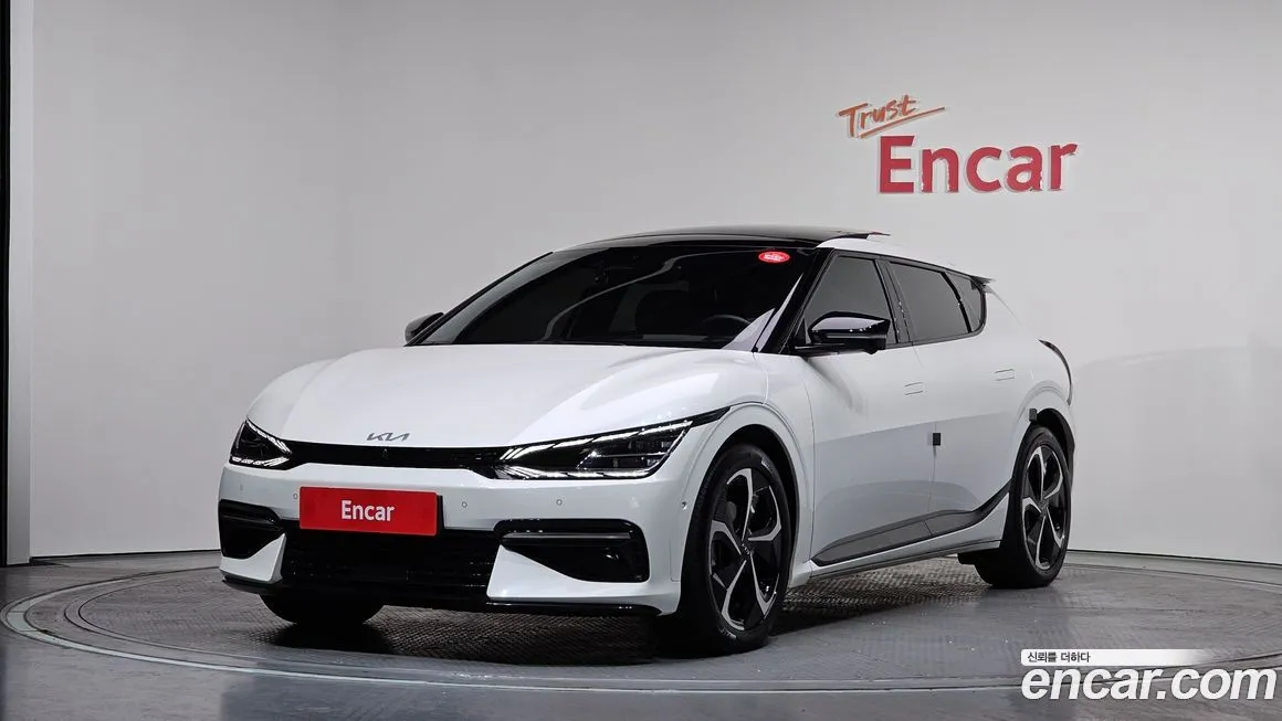 Kia EV6 — фото 1