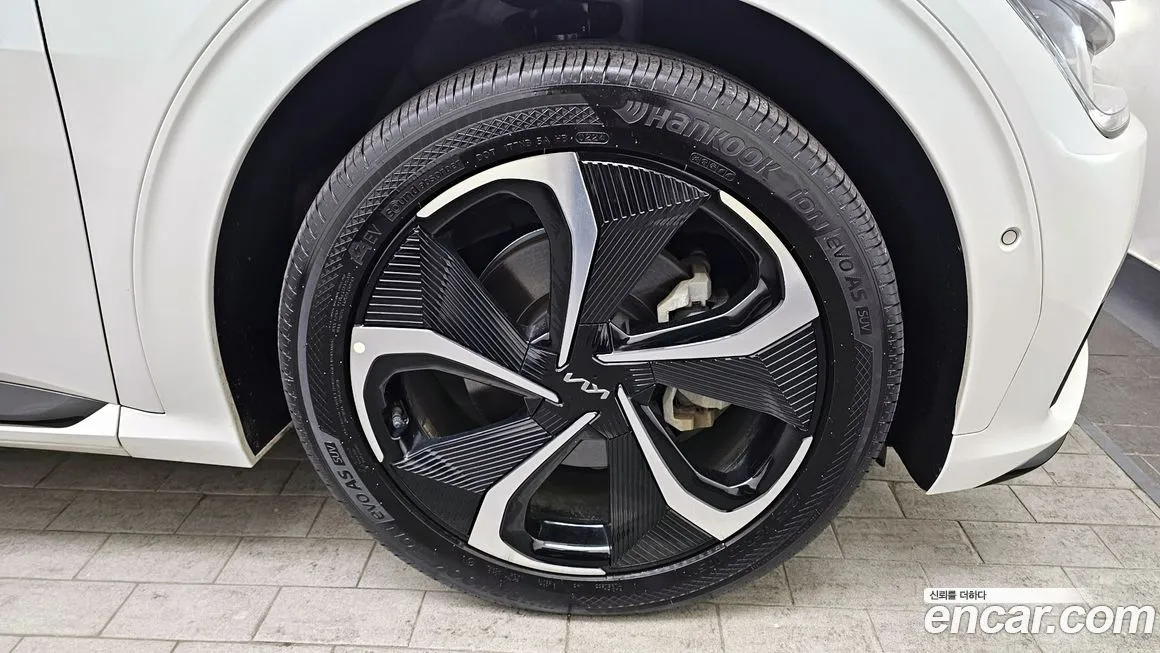 Kia EV6 — фото 6