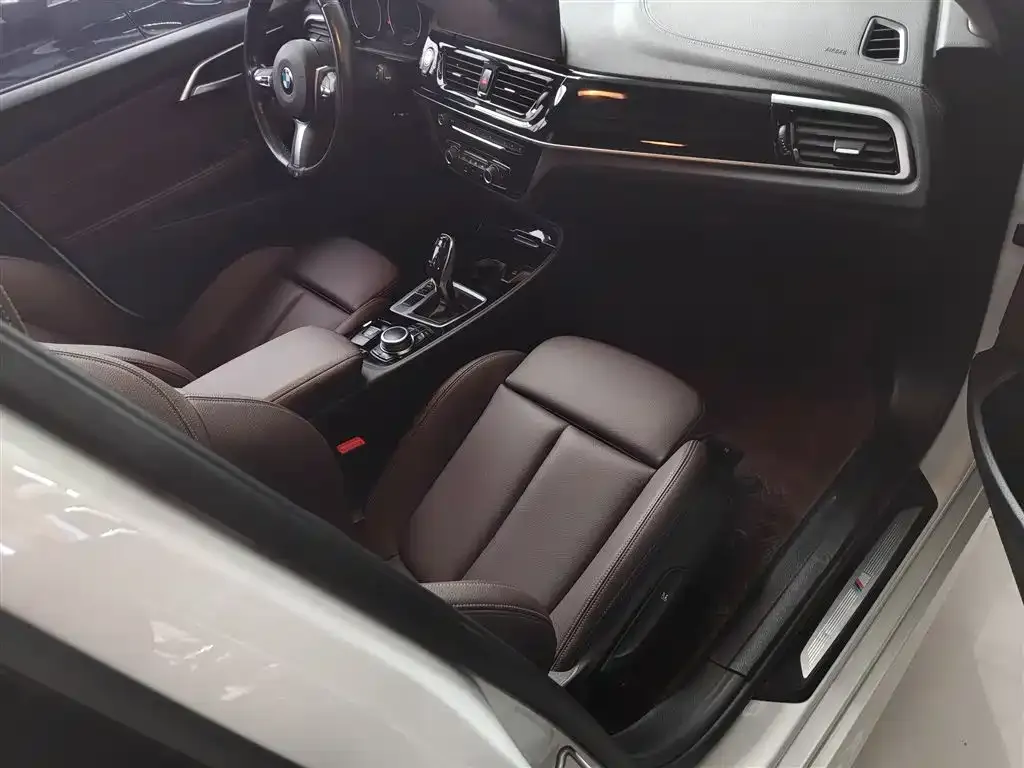 BMW 1 Series 2022 из CN, фото 4