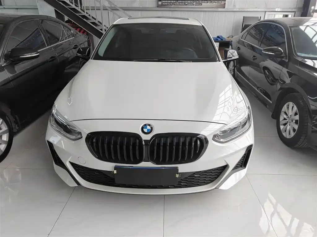 BMW 1 Series 2022 из CN, фото 3