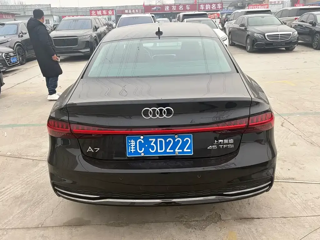 Audi A7L 2023 из CN, фото 4