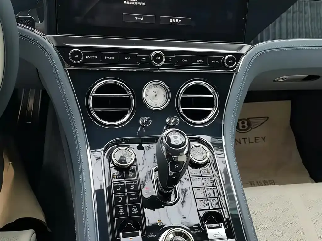 Bentley Continental PHEV 2025 из CN, фото 4