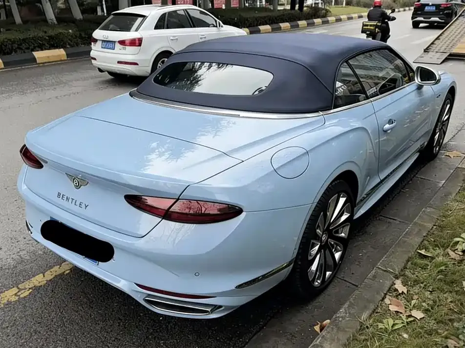 Bentley Continental PHEV 2025 из CN, фото 8