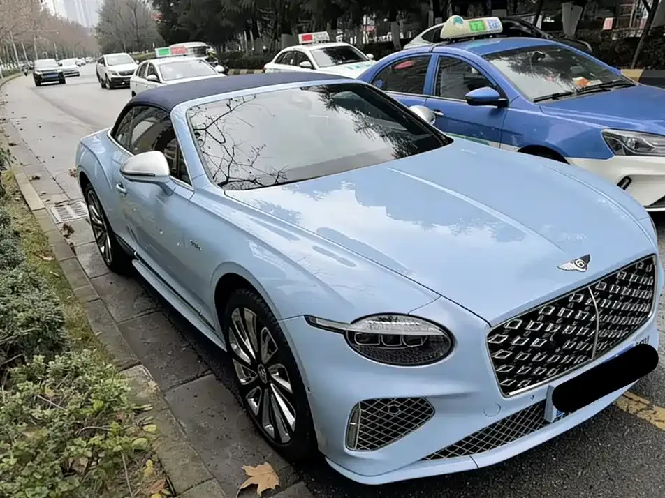 Bentley Continental PHEV 2025 из CN, фото 3