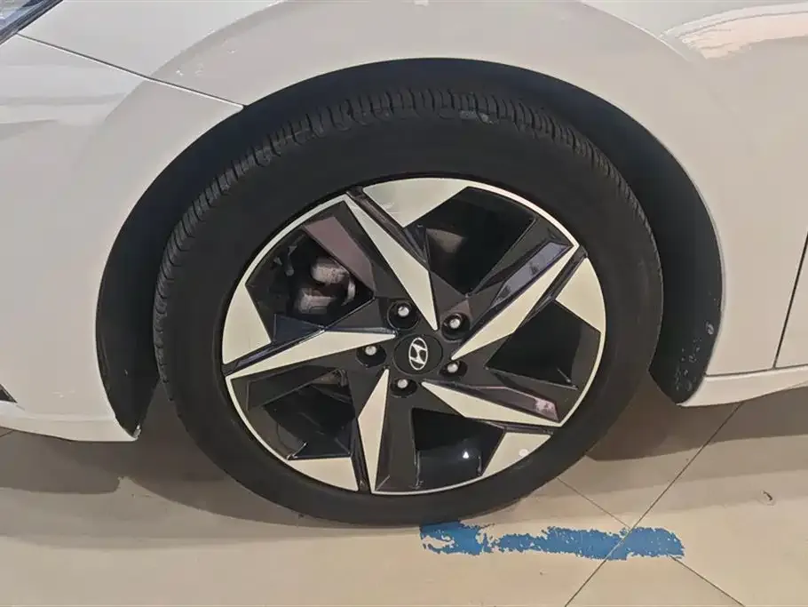 Hyundai Elantra 2023 из CN, фото 8