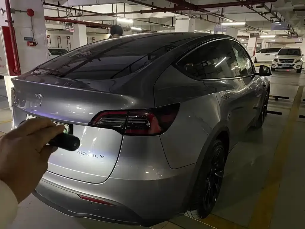 Tesla Model Y 2024 из CN, фото 2