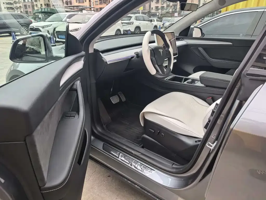 Tesla Model Y 2024 из CN, фото 7