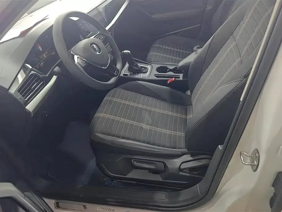 Volkswagen Lavida 2022 из CN, фото 2