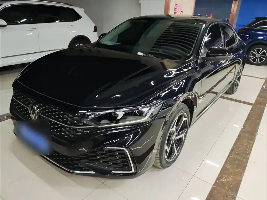 Volkswagen Passat — фото 1