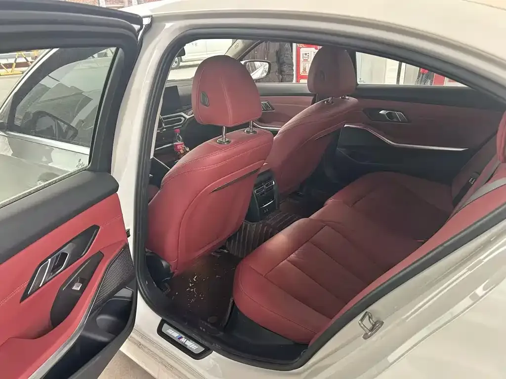 BMW 3 Series 2024 из CN, фото 2