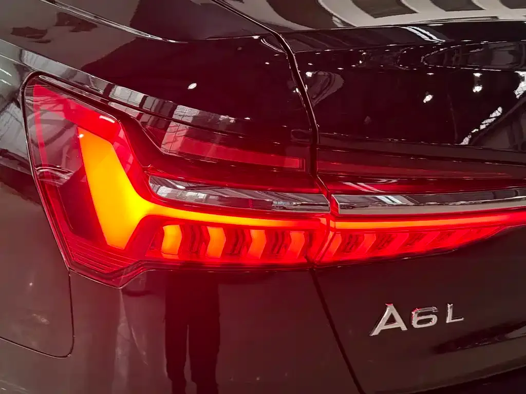 Audi A6L — фото 8