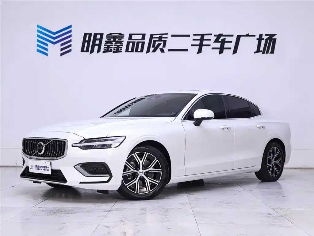 Volvo S60 2024 из CN, фото 5