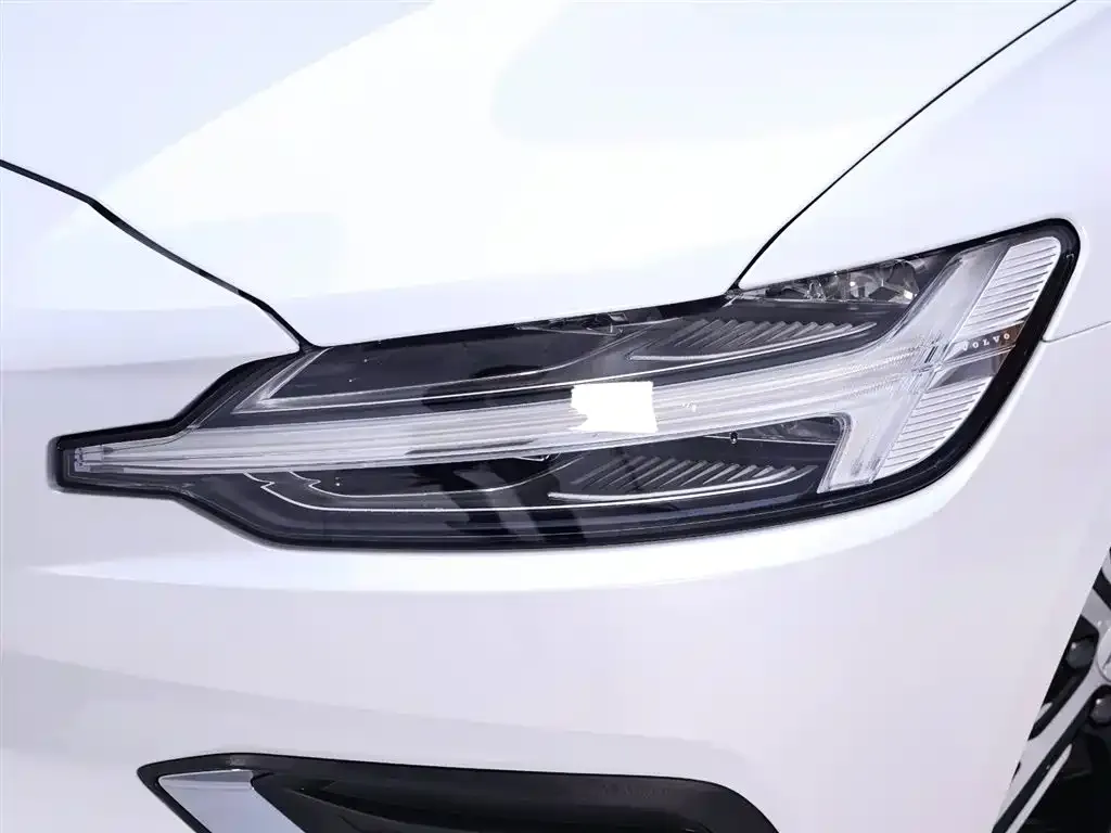 Volvo S60 2024 из CN, фото 3
