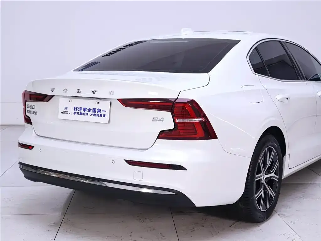Volvo S60 2024 из CN, фото 10