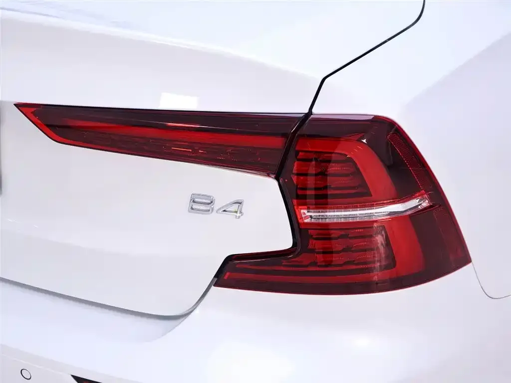 Volvo S60 2024 из CN, фото 7