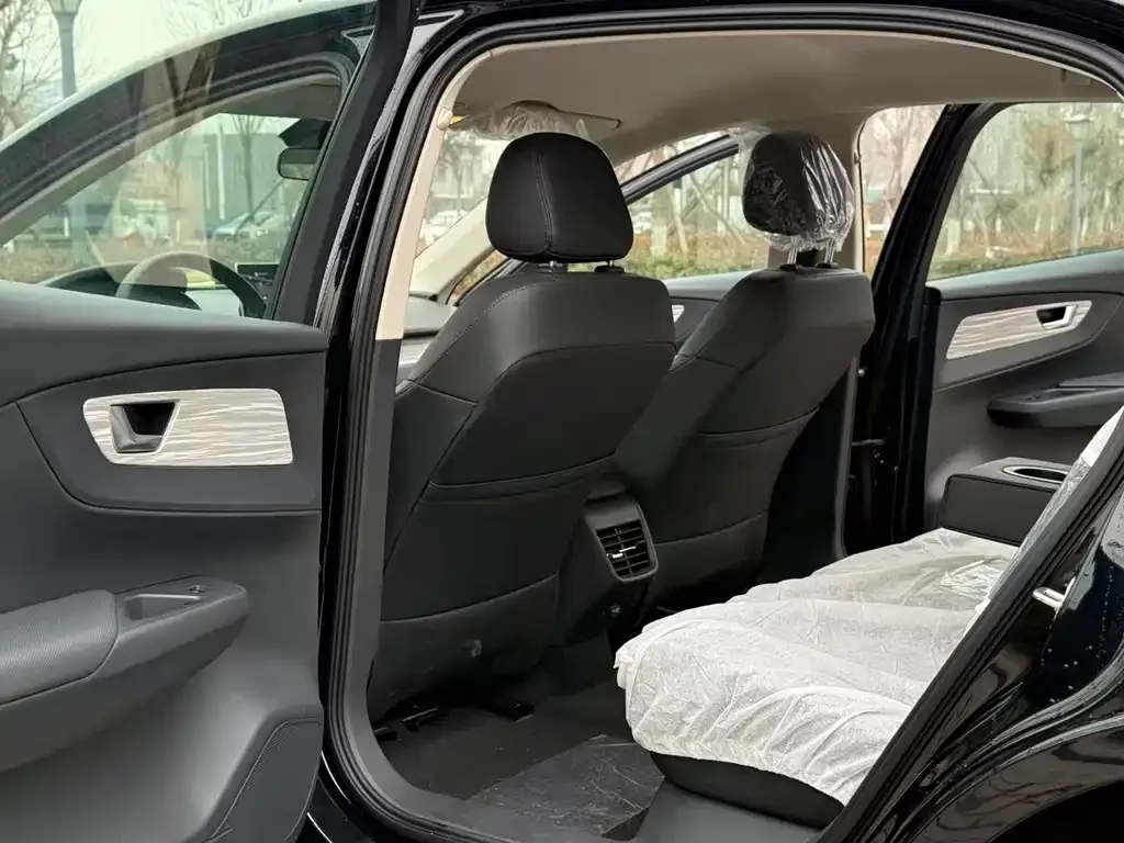 Hongqi E-QM5 2025 из CN, фото 2
