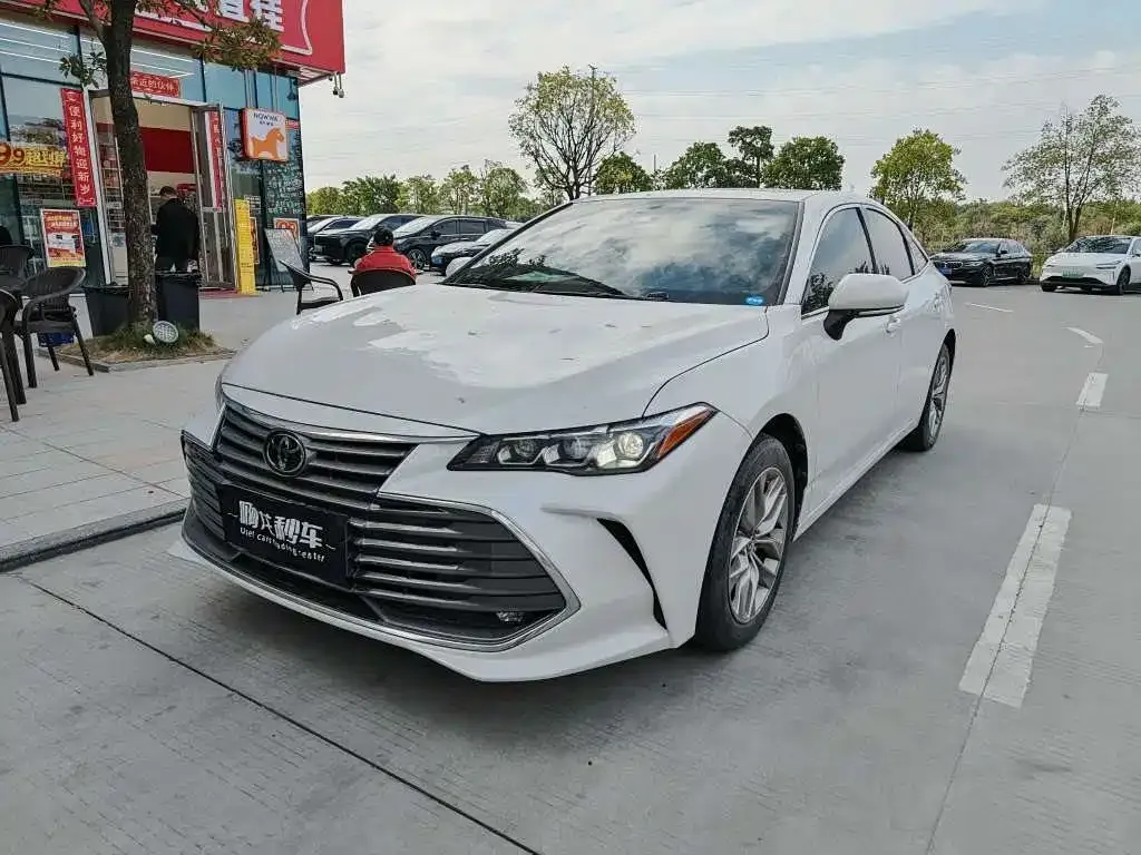 Toyota Avalon 2021 из CN, фото 1