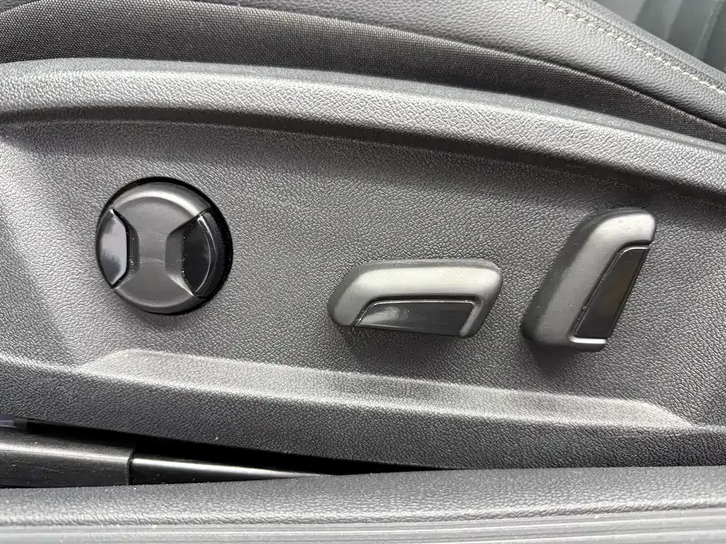 Volkswagen Passat — фото 10