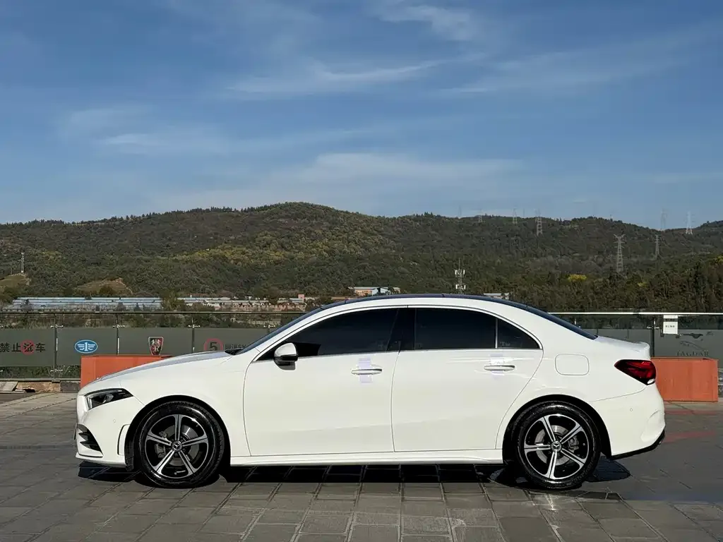 Mercedes-Benz A-Class 2023 из CN, фото 2