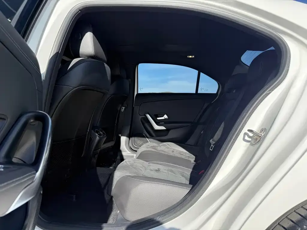 Mercedes-Benz A-Class 2023 из CN, фото 3
