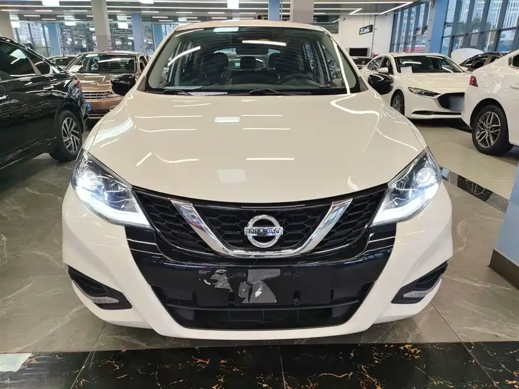 Nissan Tiida 2023 из CN, фото 8