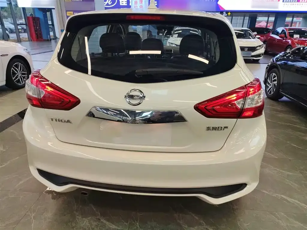 Nissan Tiida 2023 из CN, фото 10