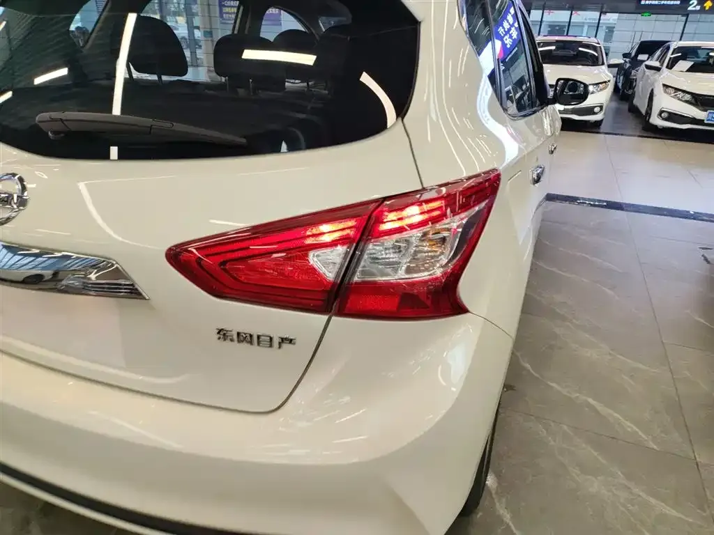 Nissan Tiida 2023 из CN, фото 7