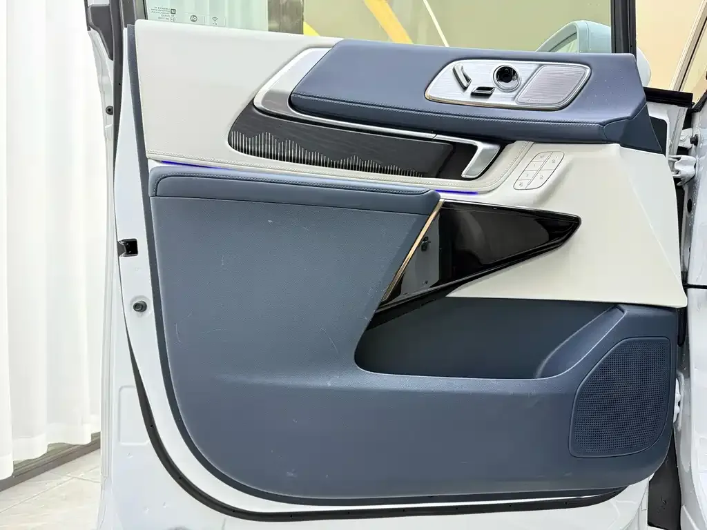 Buick Century 2024 из CN, фото 8