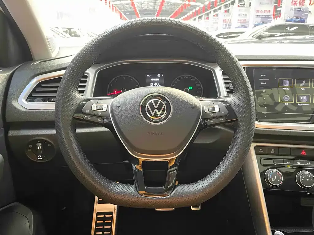Volkswagen T-Roc 2023 из CN, фото 2