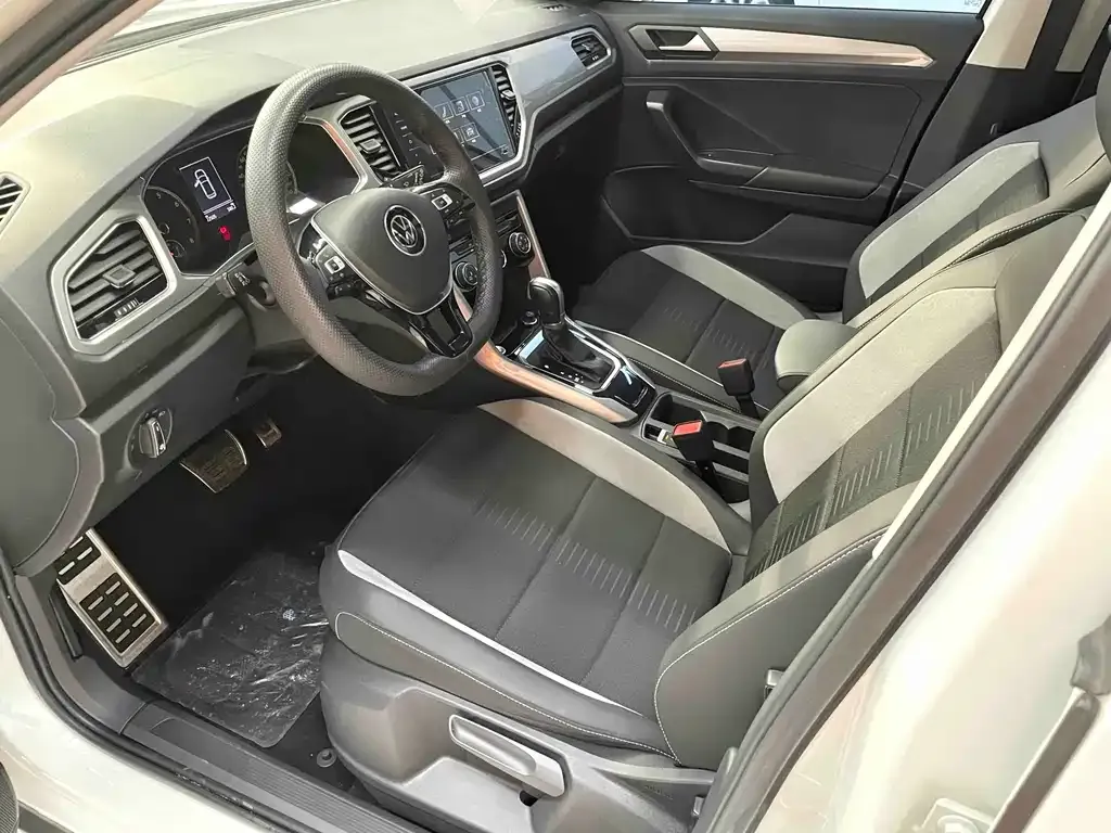 Volkswagen T-Roc 2023 из CN, фото 5