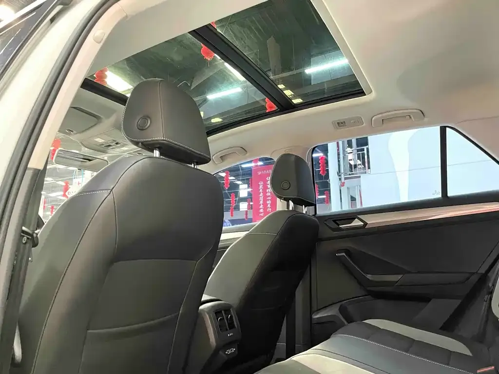 Volkswagen T-Roc 2023 из CN, фото 9