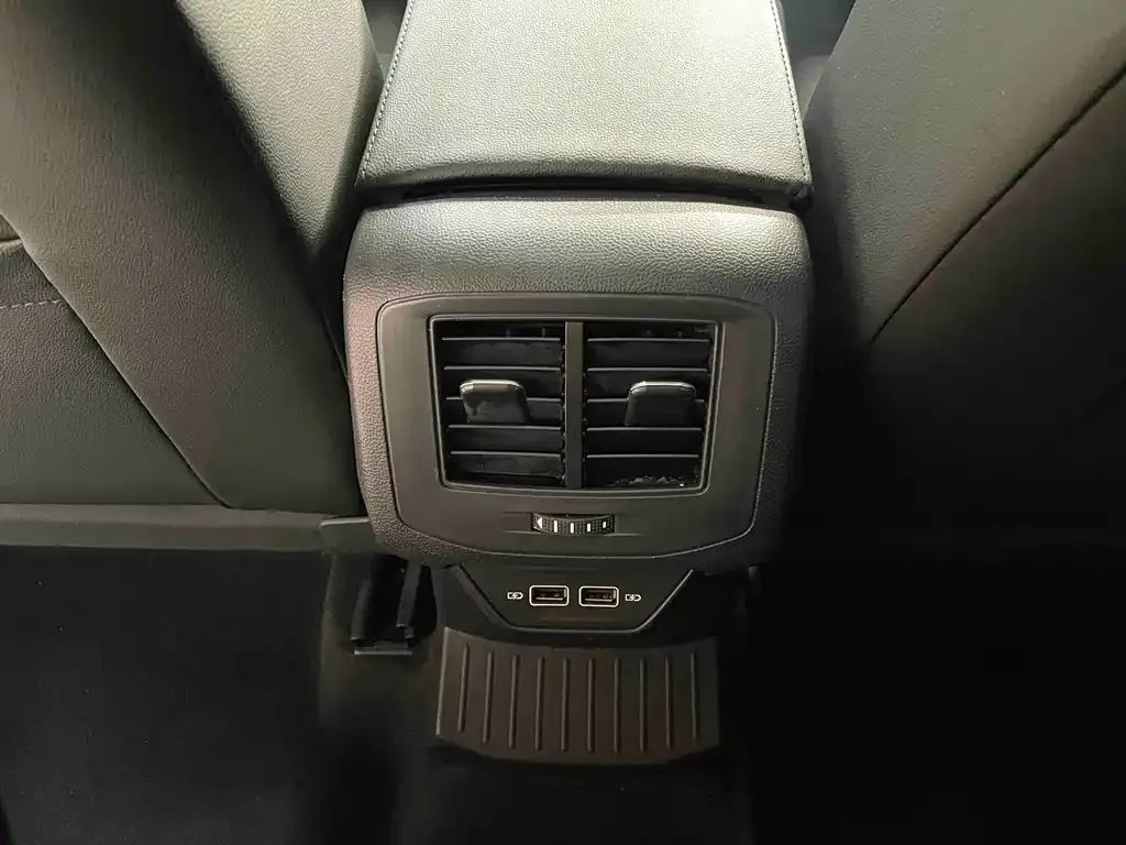 Volkswagen T-Roc 2023 из CN, фото 8